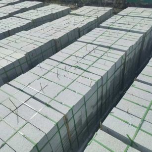 青海 芝麻白1.8公分火烧300*600地铺，清仓大甩卖