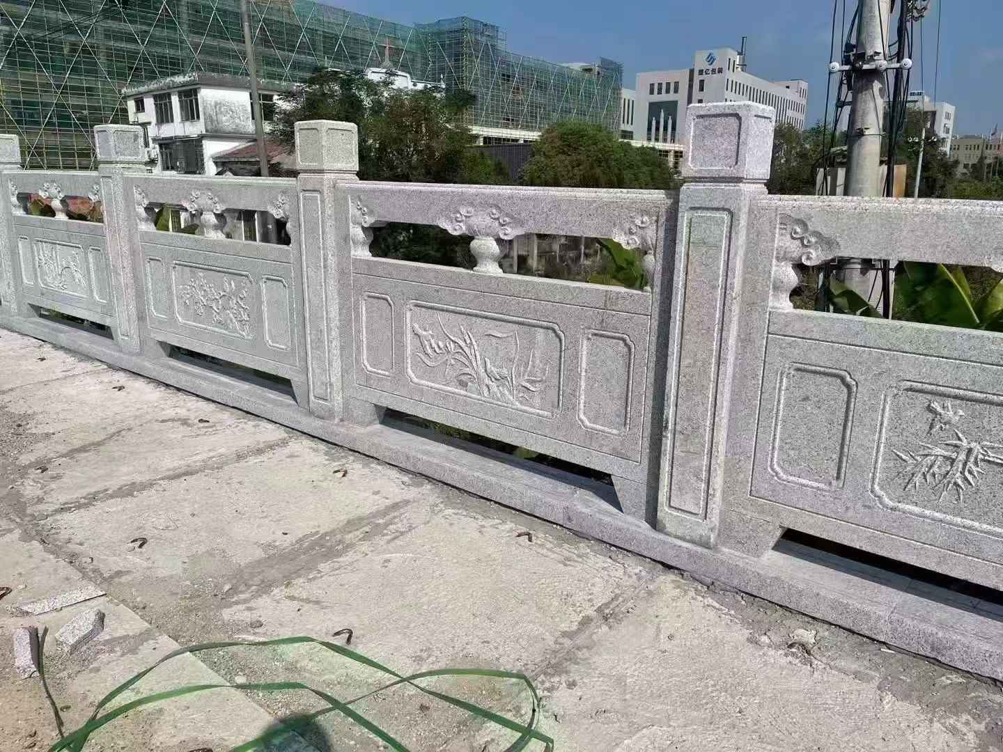 青海 芝麻白栏杆