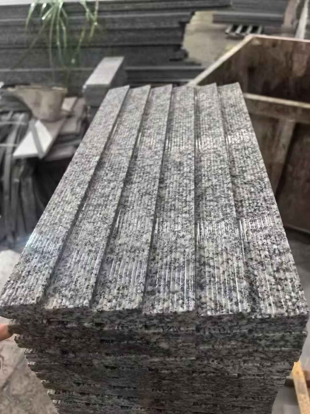 青海 狼牙石