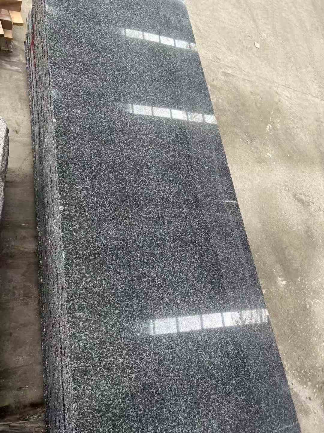 青海 芝麻黑光面