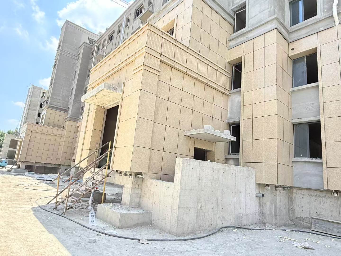 青海 黄金麻干挂，工地实拍