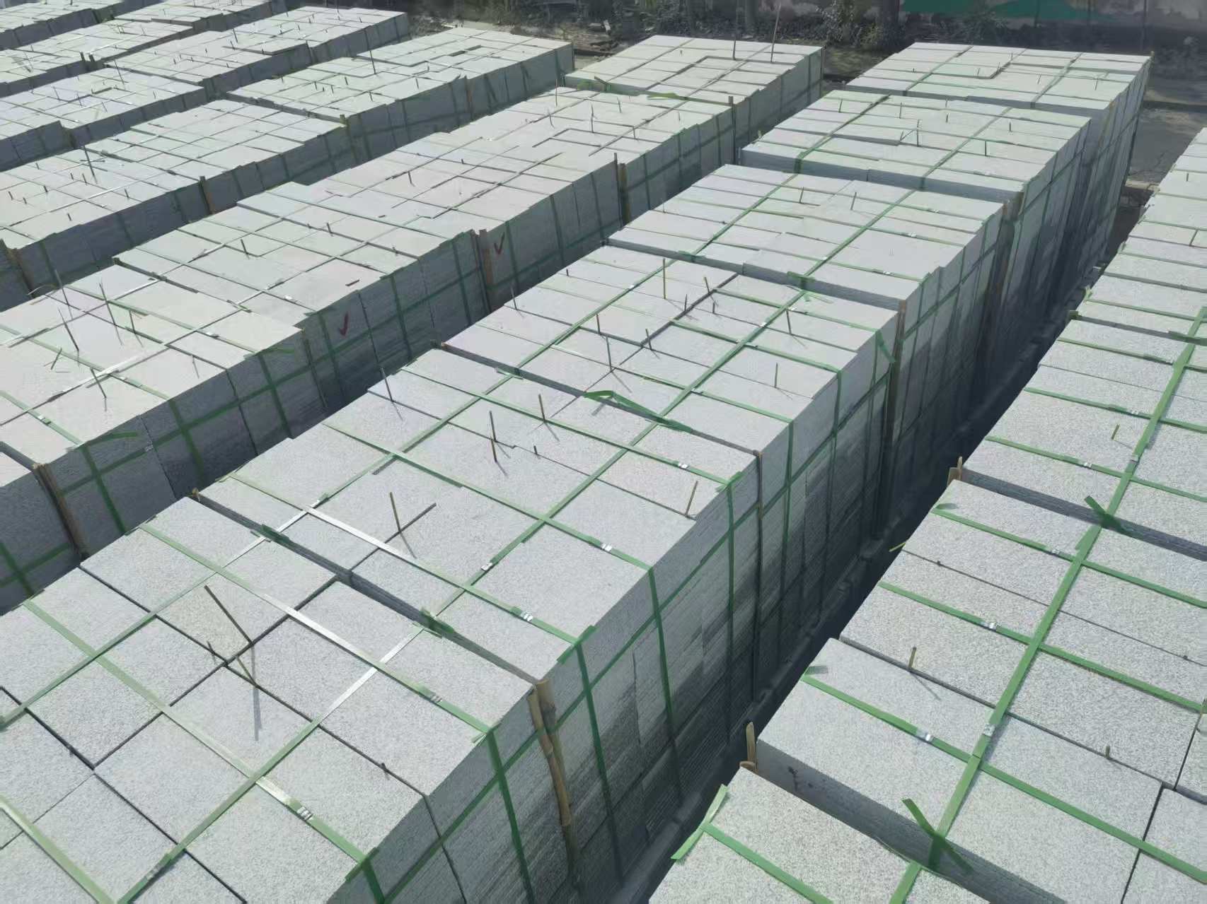 青海 芝麻白1.8公分火烧300*600地铺，清仓大甩卖