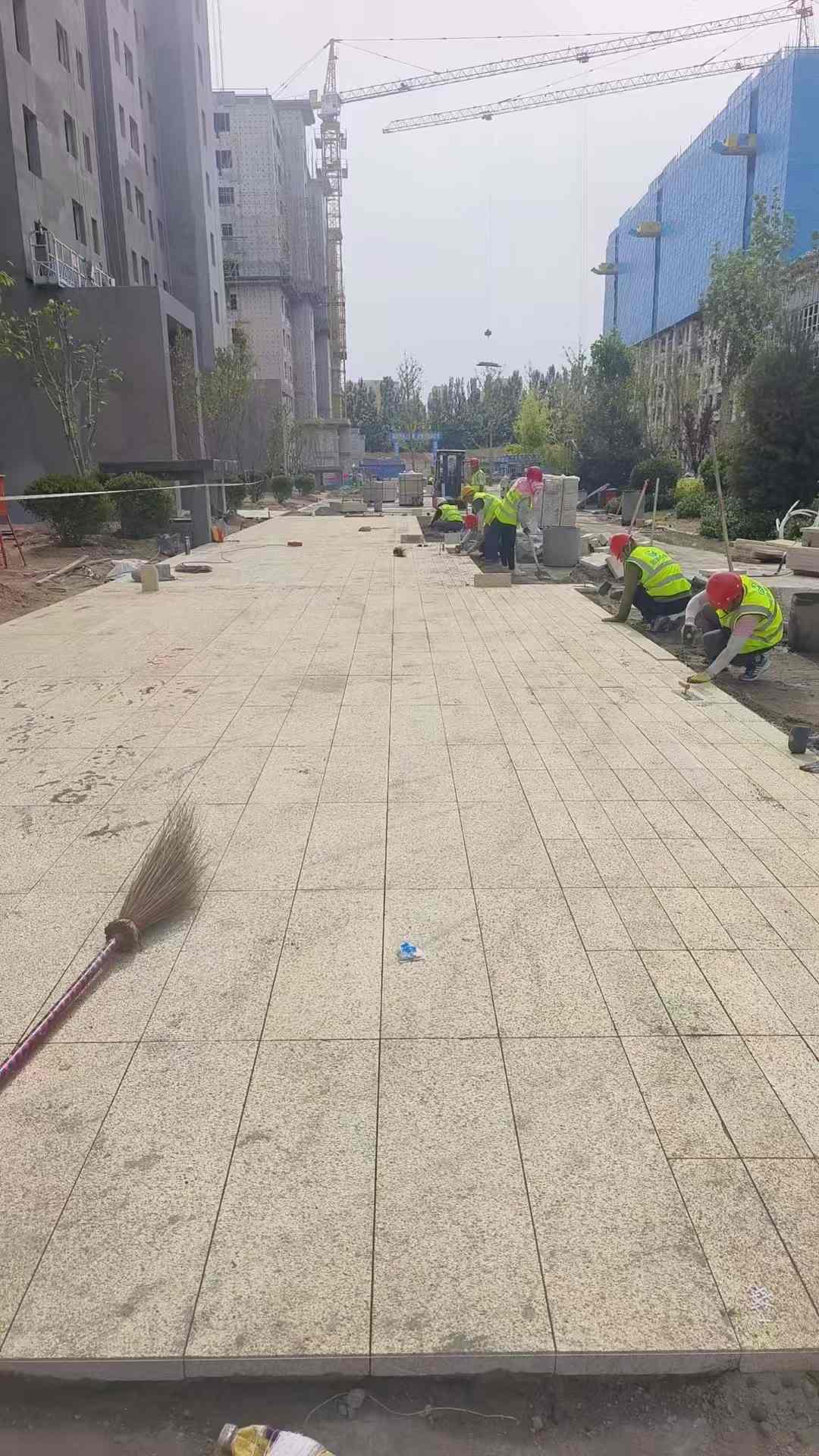 青海黄金麻荔枝面地铺案例