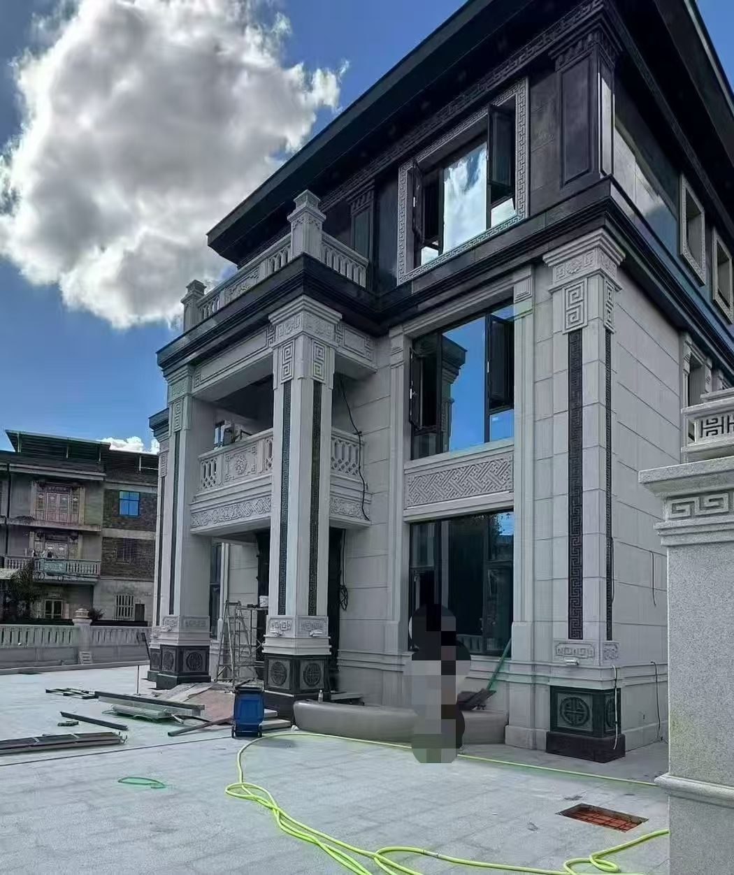 青海 别墅干挂，芝麻白与芝麻黑完美配合